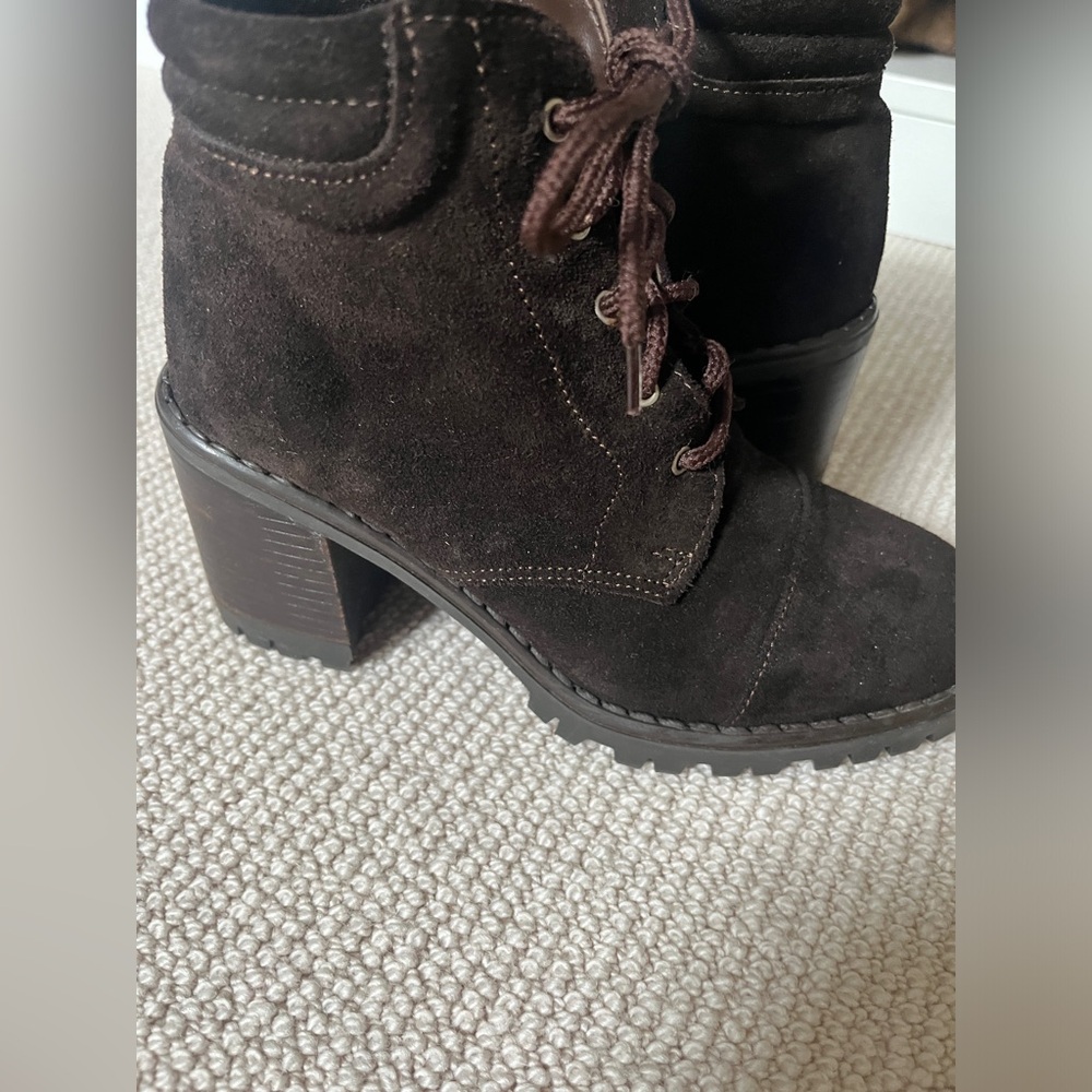 Vtg 90s GRAPHIQUE Made in Italy Brown Suede Lace Up